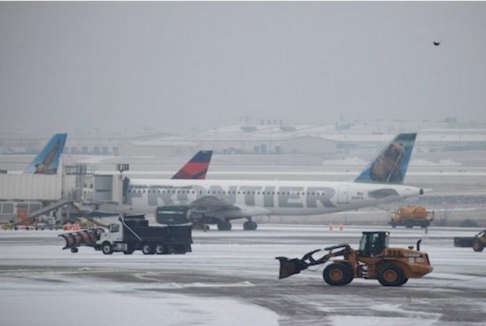Tormenta invernal frena 9 mil vuelos en EU; 140 millones de personas bajo alerta
