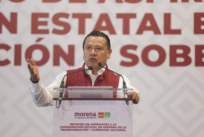 Torres Piña formaliza registro; aspira a coordinar Defensa de la Transformación y la Soberanía Nacional en Michoacán