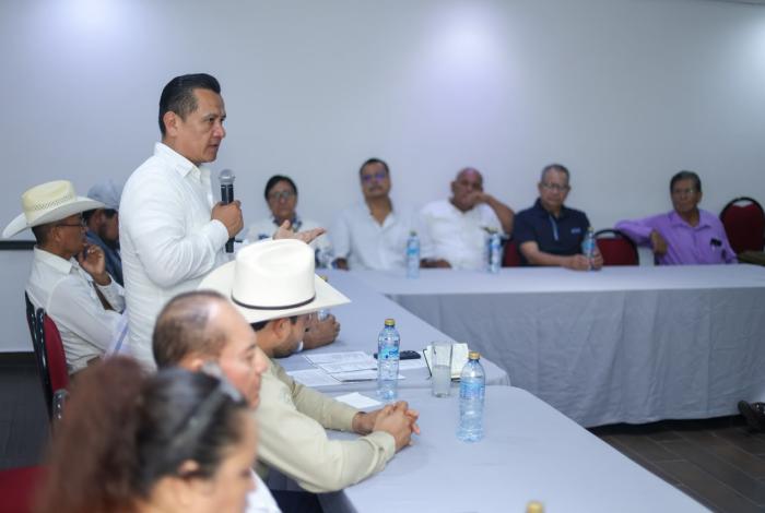 Torres Piña suma propuestas de sectores productivos para incrementar desarrollo del puerto de Lázaro Cárdenas y sus comunidades
