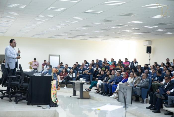 Trabajadores comprometidos con la Cultura de Paz son quienes tienen cabida en la UMSNH: Yarabí Ávila