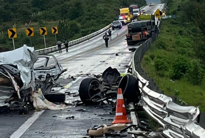 Trágico accidente: dos personas pierden la vida en la autopista Pátzcuaro-Cuitzeo