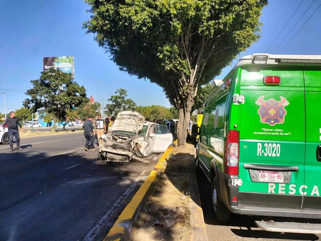 Trágico accidente vehicular frente a Macroplaza Estadio en Morelia