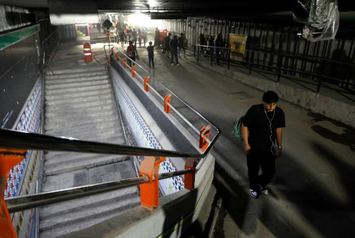 Tramo en obras del Metro de Ciudad de México evoca a ‘Silent Hill’ previo al Mundial