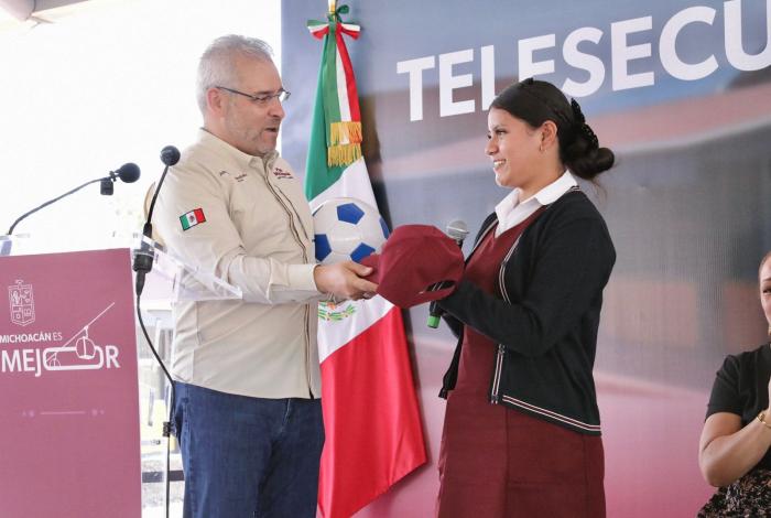 Transforma Michoacán escuelas con inversión histórica de 4 mil mdp