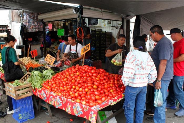 Tras acuerdo, el precio del jitomate va a la baja, dice el gobierno federal