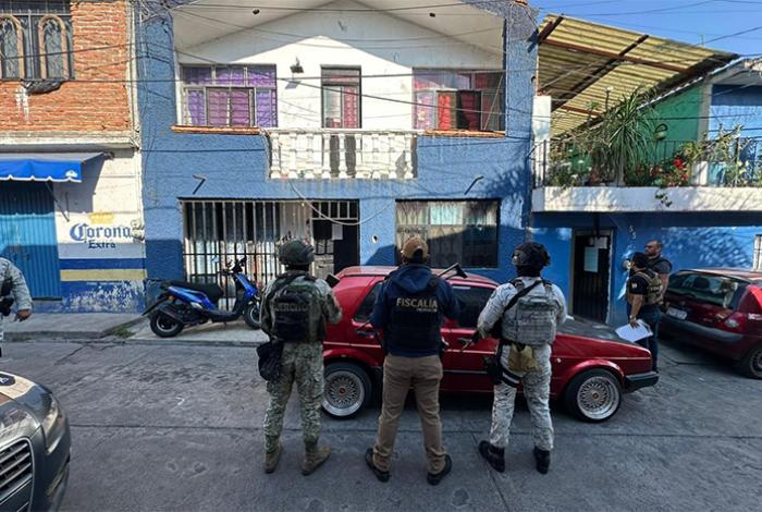 Tras cateos en Morelia, FGE asegura más de 2 mil dosis de droga; hay cinco detenidos