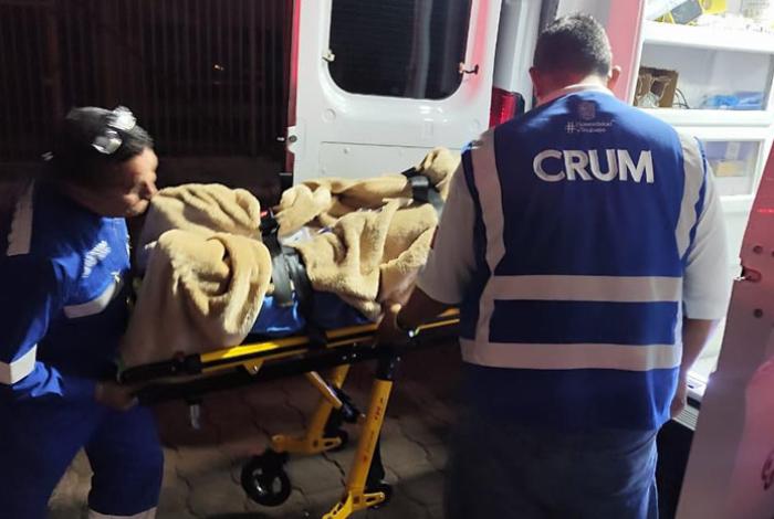 Trasladan a Guadalajara a dos de las personas heridas en desplome de avioneta en Purépero