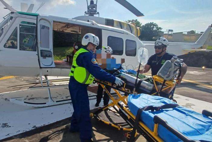 Trasladan de urgencia hombre con quemaduras graves por electrocución
