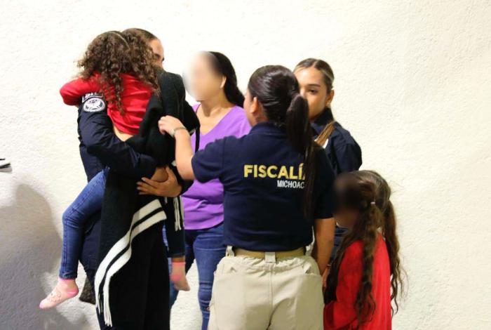 Trasladan desde Nuevo León a niñas con reporte de búsqueda