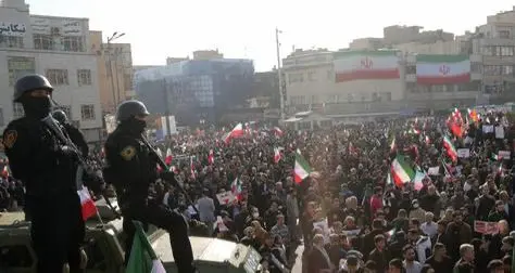 Trump afirma que la violencia en Irán disminuye mientras deja la puerta abierta a una posible acción militar