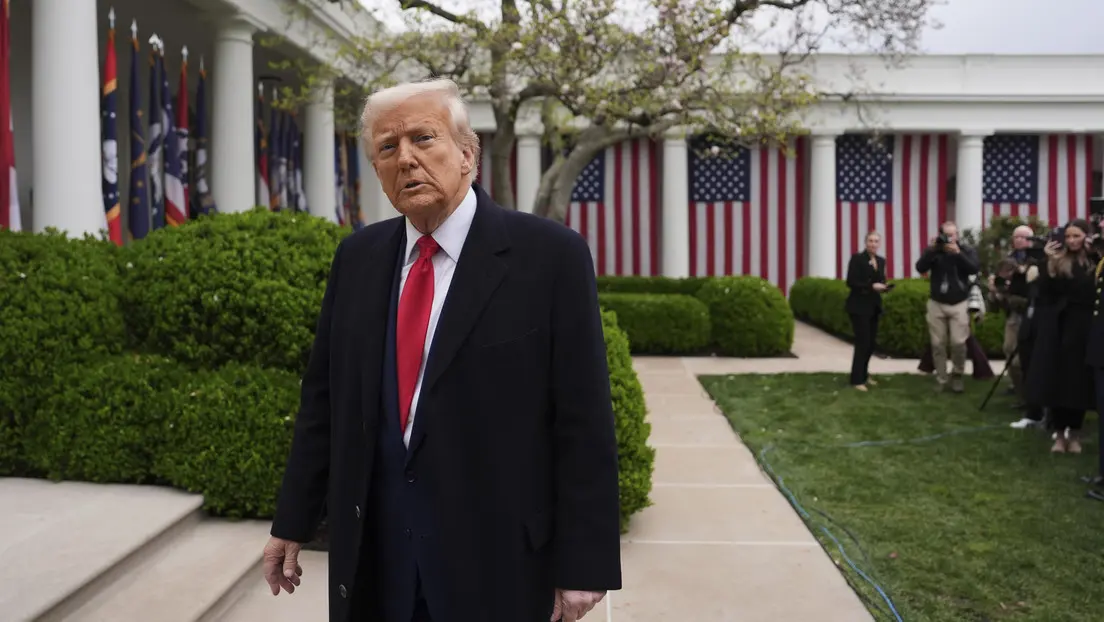 Trump amenaza a Irán después de los ataques de Israel