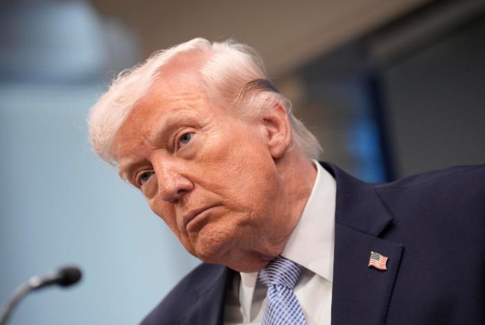 Trump amenaza que puede aniquilar el martes en la noche a todo Irán