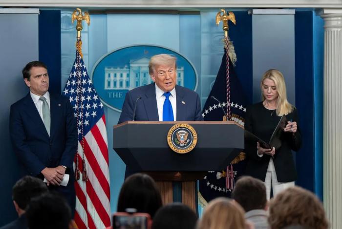 Trump corta fondos a ONG´s implicadas en disturbios