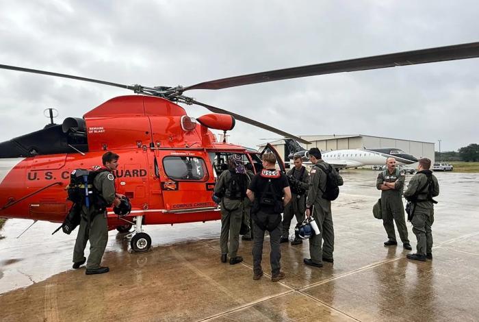 Trump declara desastre en Texas mientras buscan a 27 niñas