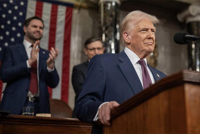 Trump dice que la IA no necesita más control que tenerlo a él como presidente de EE.UU.