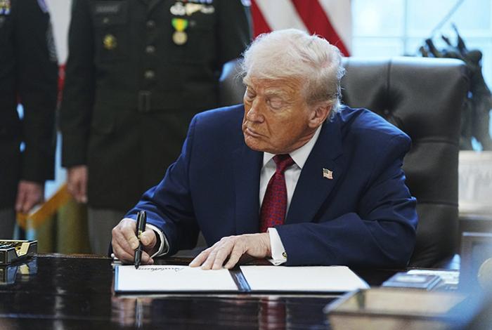 Trump firma orden ejecutiva para declarar al fentanilo como “arma de destrucción masiva”