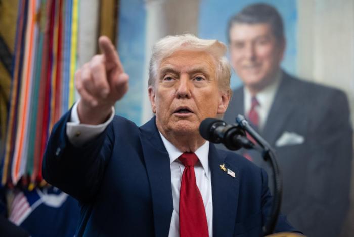 Trump notifica a Congreso que EU está en guerra con cárteles
