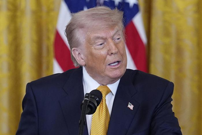 Trump pausa tres días los aranceles del 50 % a Canadá y asegura que hay un acuerdo