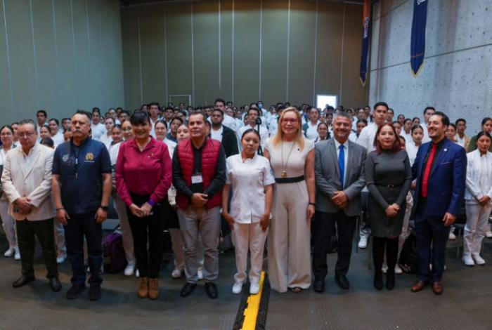 UMSNH arropará a egresadas y egresados que realicen su servicio social: Rectora
