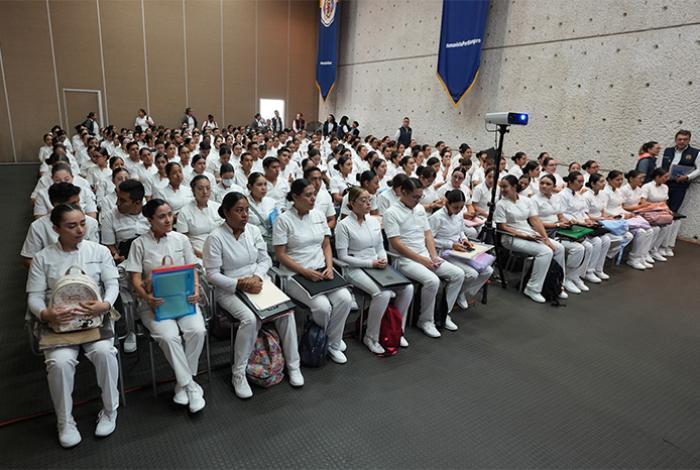  UMSNH asigna plazas para el servicio social de Enfermería “por mérito académico” y sin “corrupción”