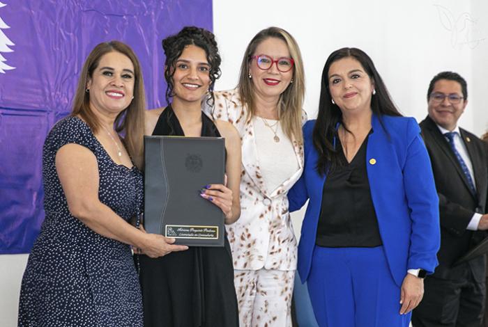 UMSNH entrega ciudadanos de bien, que ayudarán a construir un mejor país: Yarabí Ávila