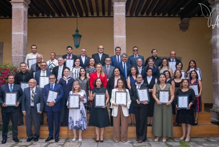 UMSNH galardona al nicolaita Jorge Álvarez Banderas con Mérito a la Excelencia Educativa
