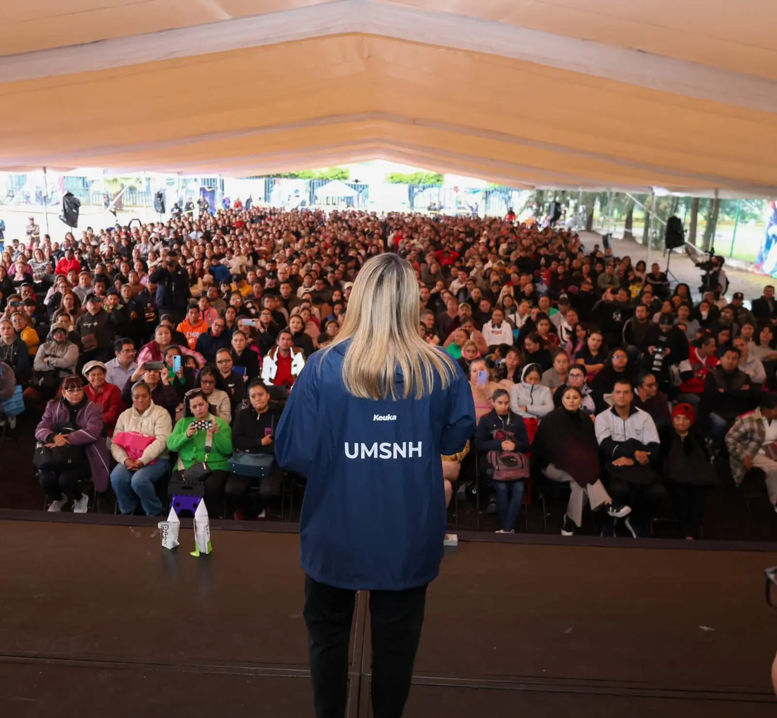 UMSNH HABILITARÁ ESPACIO PARA MADRES, PADRES Y FAMILIARES DE ASPIRANTES A INGRESAR A LA INSTITUCIÓN