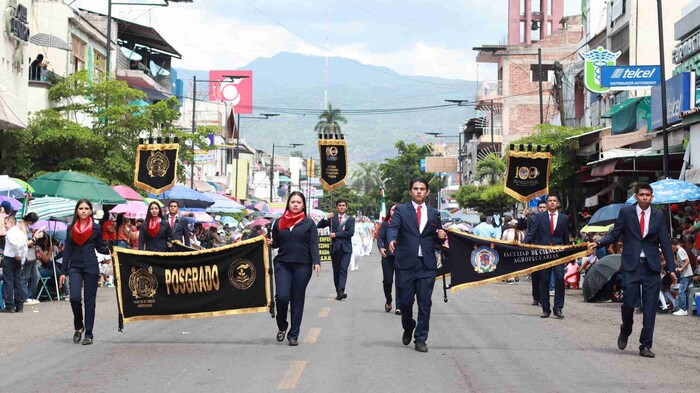 UMSNH hace honor a los “Sentimientos de la Nación” del Generalísimo Morelos; nicolaitas participan en el desfile de Apatzingán