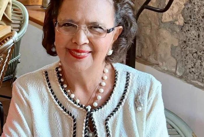 UMSNH reconoce trayectoria de la licenciada Guadalupe Morales, ejemplo de entrega y compromiso con la educación