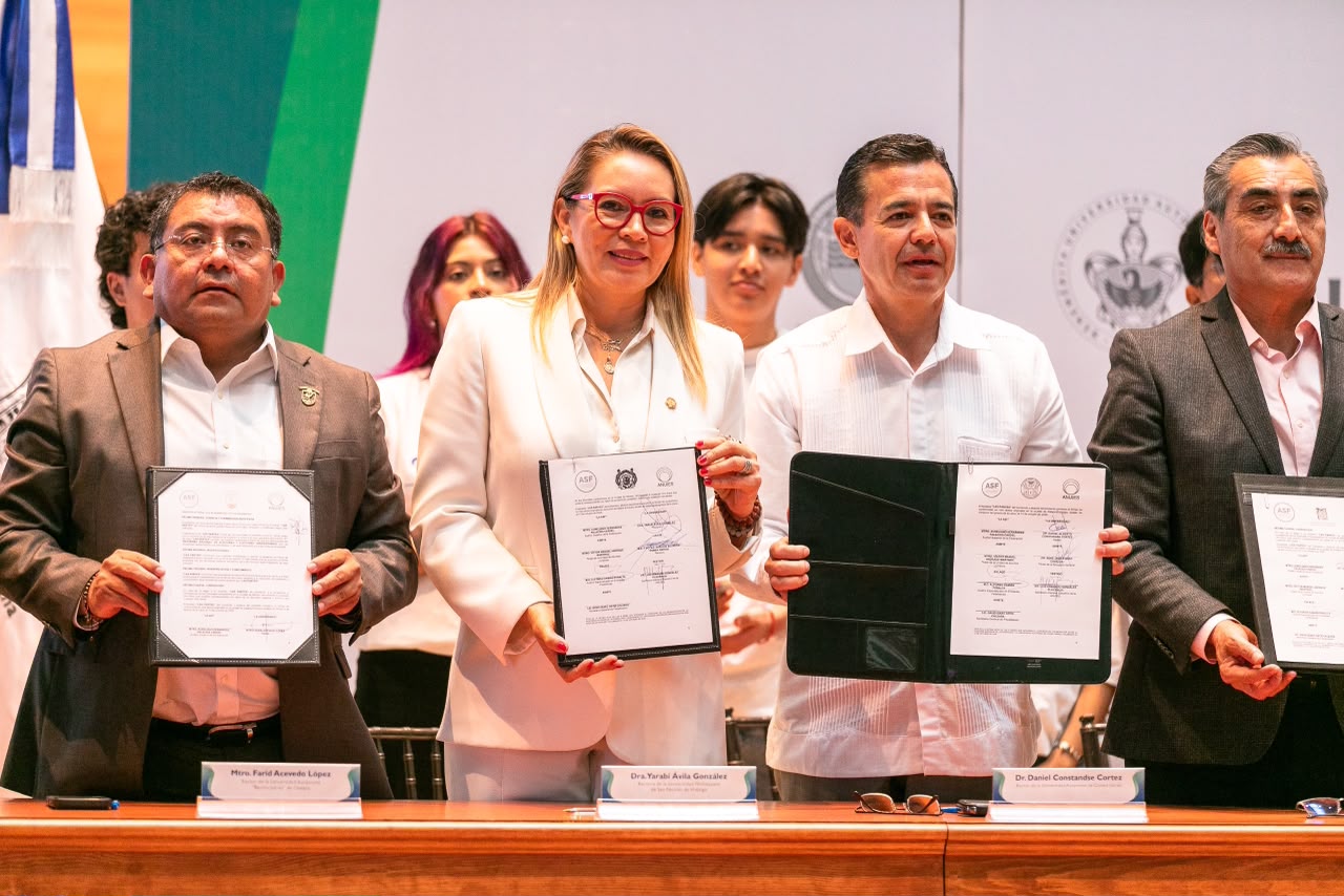 UMSNH signa convenio nacional de auditoras y auditores universitarios