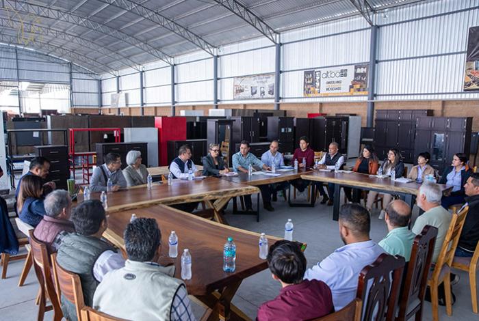  UMSNH y sector productivo de Ciudad Hidalgo se unen para apuntalar la industria maderera