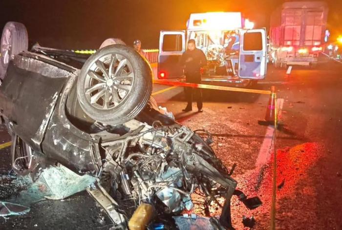 Un hombre perdió la vida y una mujer quedó lesionada tras accidente vehicular en la Siglo XXI