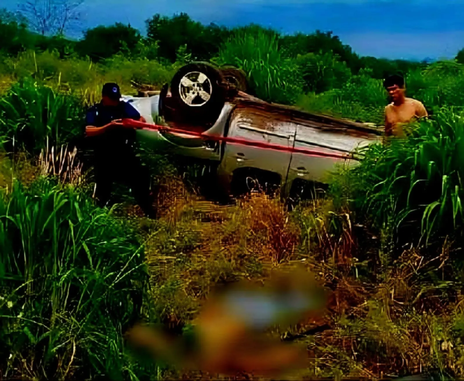Un muerto y tres heridos tras volcadura en Tepalcatepec