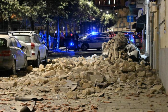 Un terremoto de 4.7 grados causa numerosos daños y al menos 8 heridos leves en Nápoles