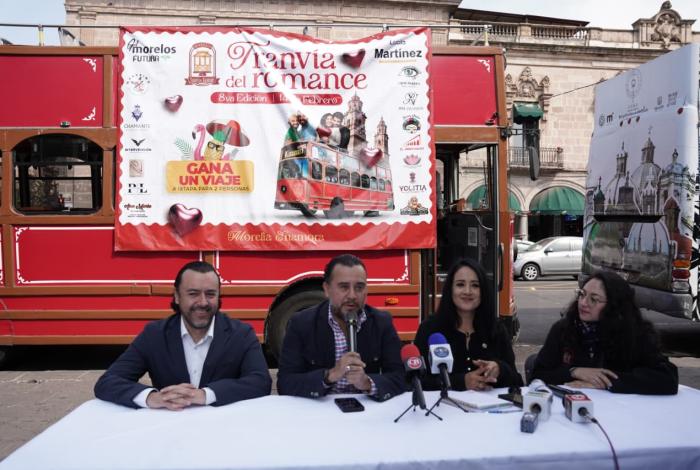 Un tranvía llamado Romance llega a Morelia