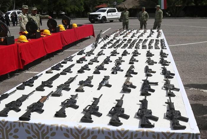 Una de cada cinco armas confiscadas en México fue incautada en Sinaloa: Harfuch