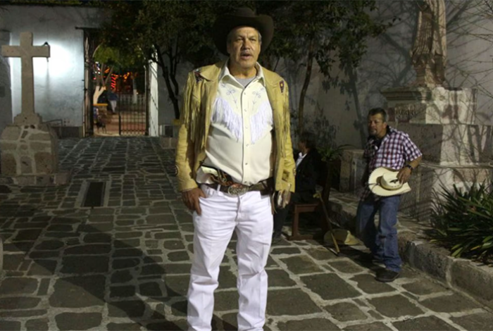 ‘Una mujer me parió y me dio chichi’, se defiende el Padre Pistolas tras amenaza a gobernadora de Guanajuato