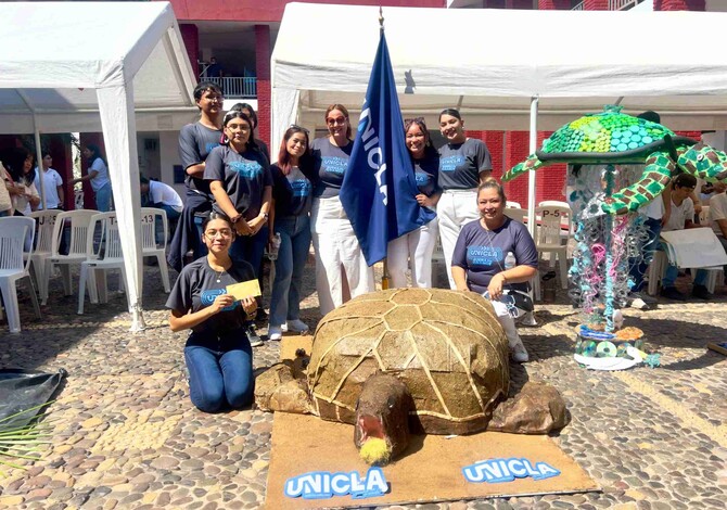  UNICLA Gana el Concurso de Tortugas Recicladas