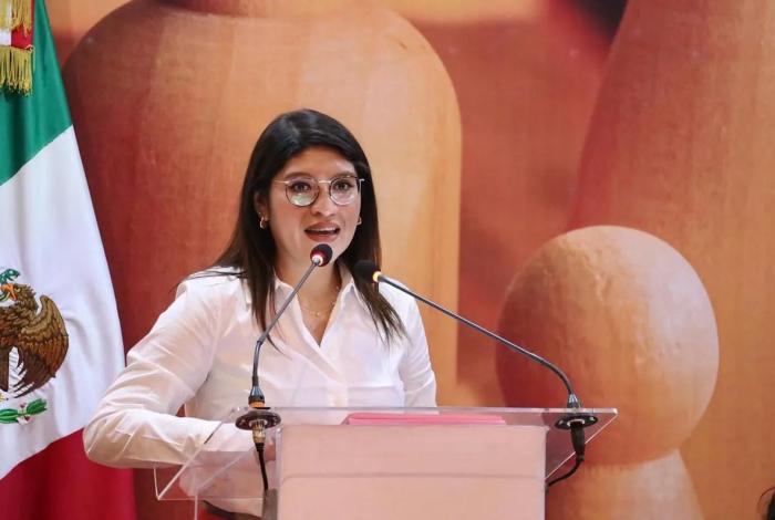 Uno de cada cuatro hogares en México, es sostenido por mujeres: Ale Anguiano