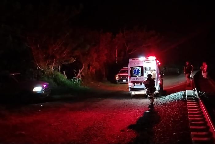 Uruapan: Estaba sentado en las vías del tren y fue balead0