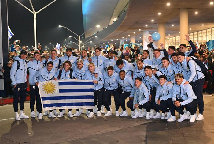 Uruguay viaja a México para el Mundial de Futbol con lesionados