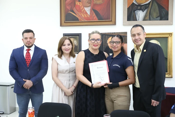 Ustedes son nuevos liderazgos a los que tenemos que impulsar, señala Yarabí Ávila ante estudiantes de Seguridad Pública