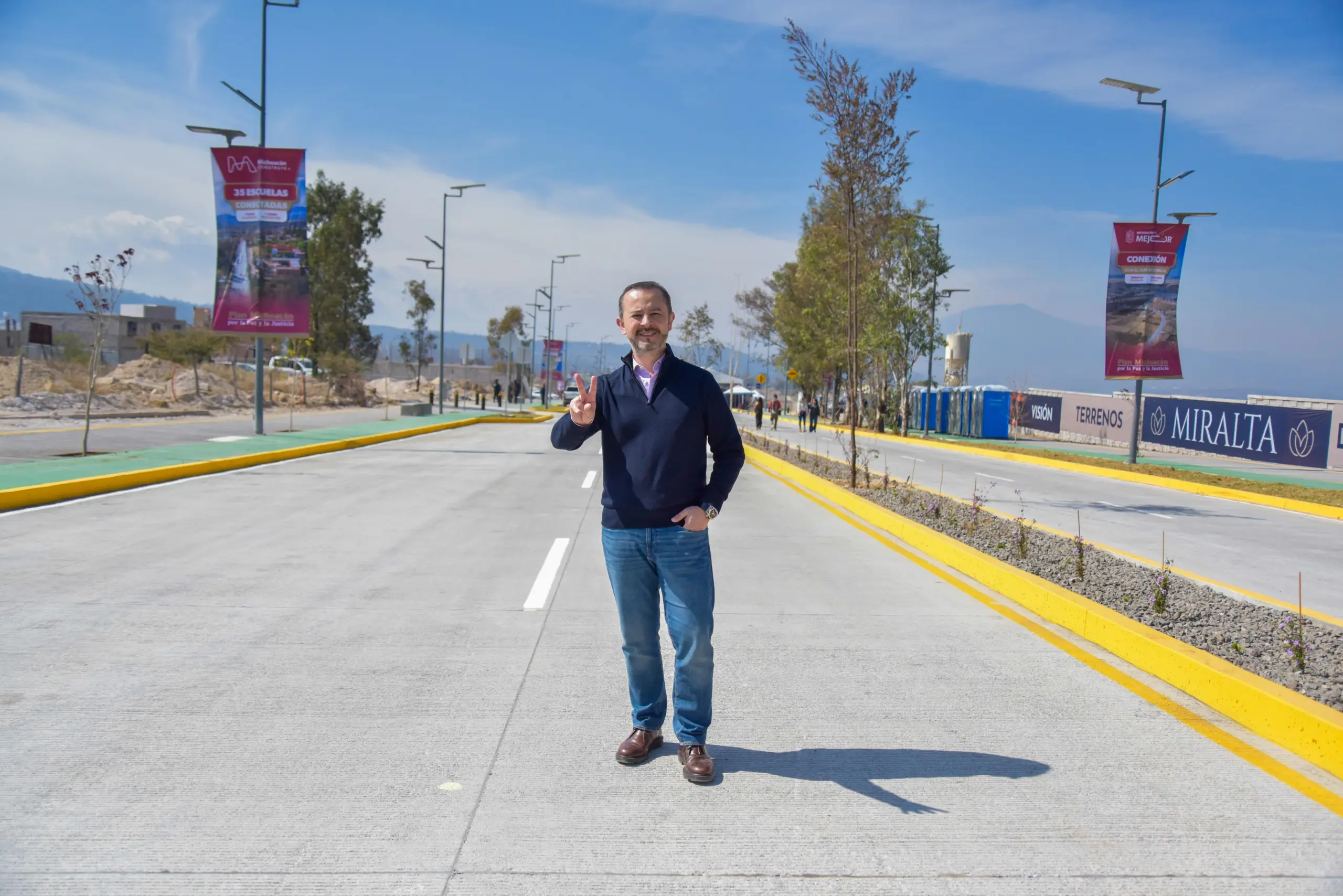 Vallejo Mora presente en inauguración de la avenida Amalia Solórzano