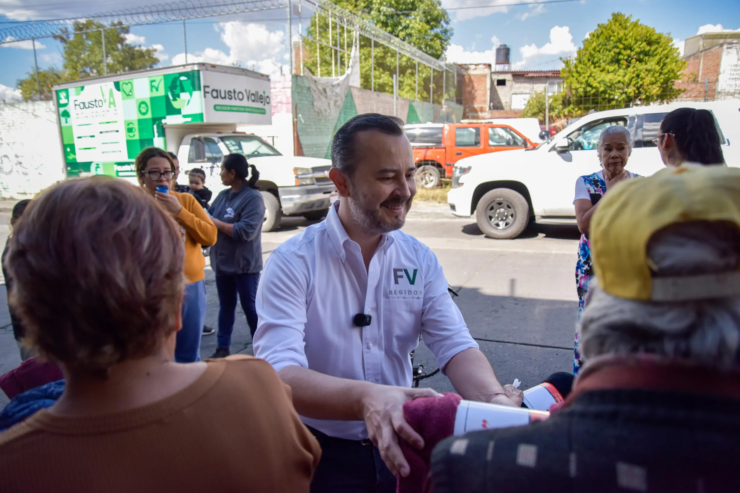 Vallejo Mora visita la colonia San Rafael y refrenda cercanía social
