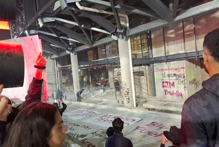 Vandalizan instalaciones del Teleférico en Uruapan; exigen justicia por la muerte de Carlos Manzo