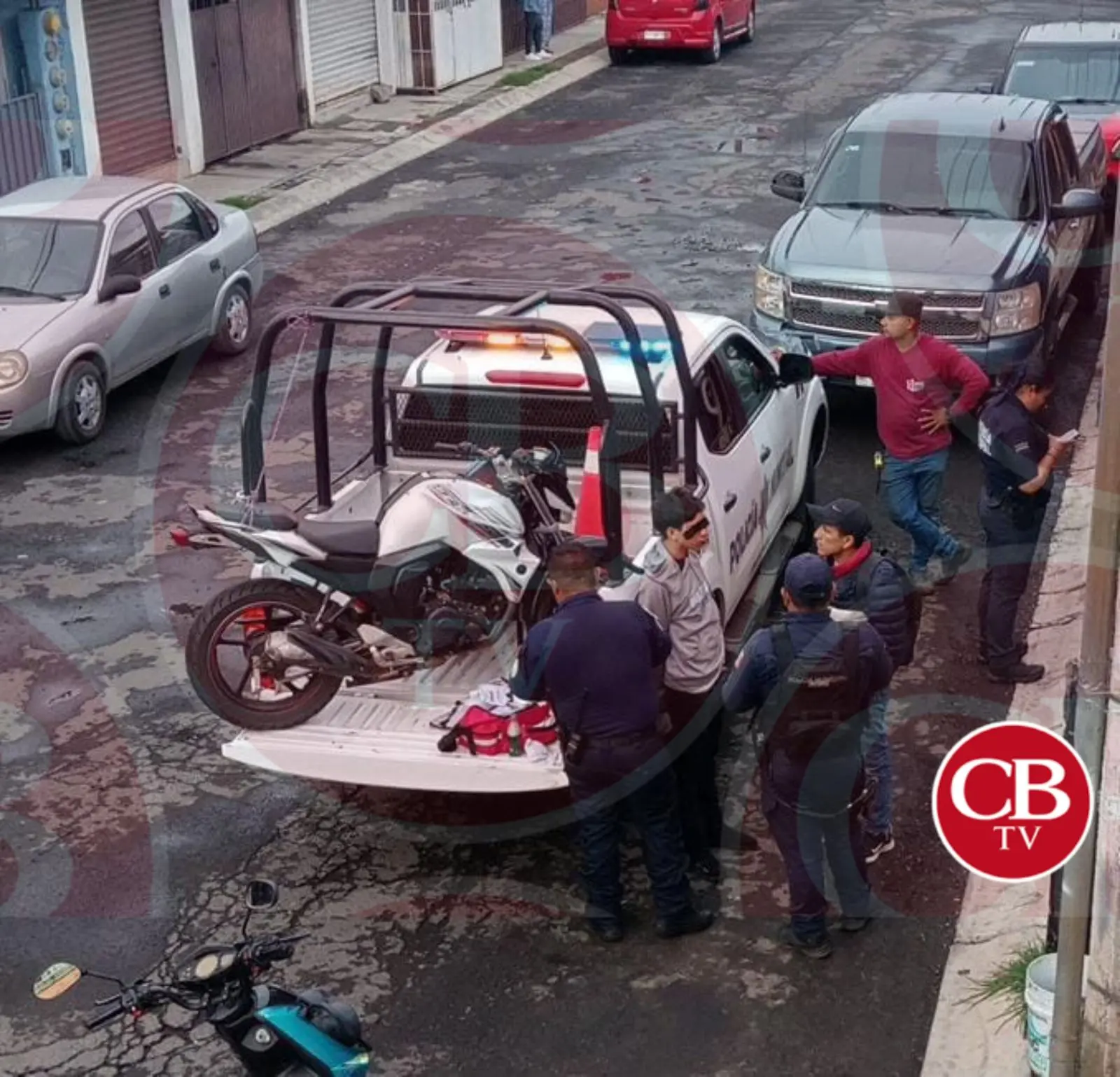 Vecinos capturan a robacoches en Uruapan