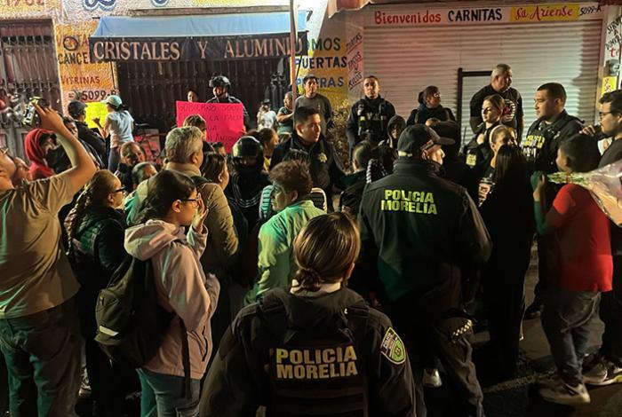 Vecinos de Arko San Antonio bloquean avenida Madero Poniente para exigir agua potable