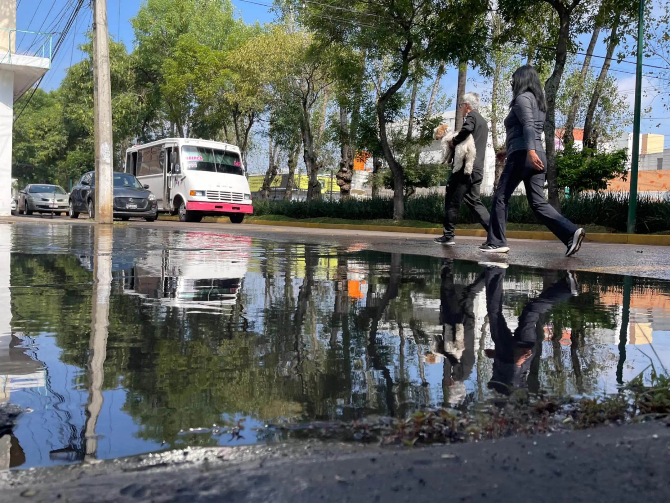 Vecinos de la calle Gobernador Pascual Ortiz Rubio preocupados ante temporada de lluvias