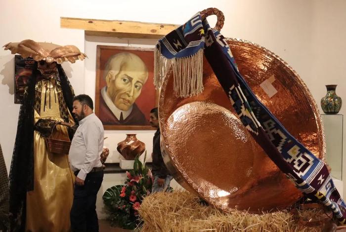 Viaja a Santa Clara del Cobre y maravíllate con su riqueza cultural y artesanal