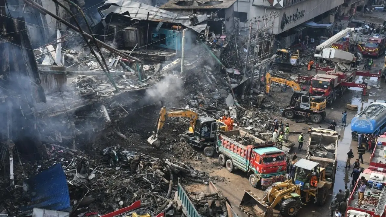 #Video: Centro comercial en Pakistán se incendia